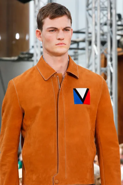 Look 8